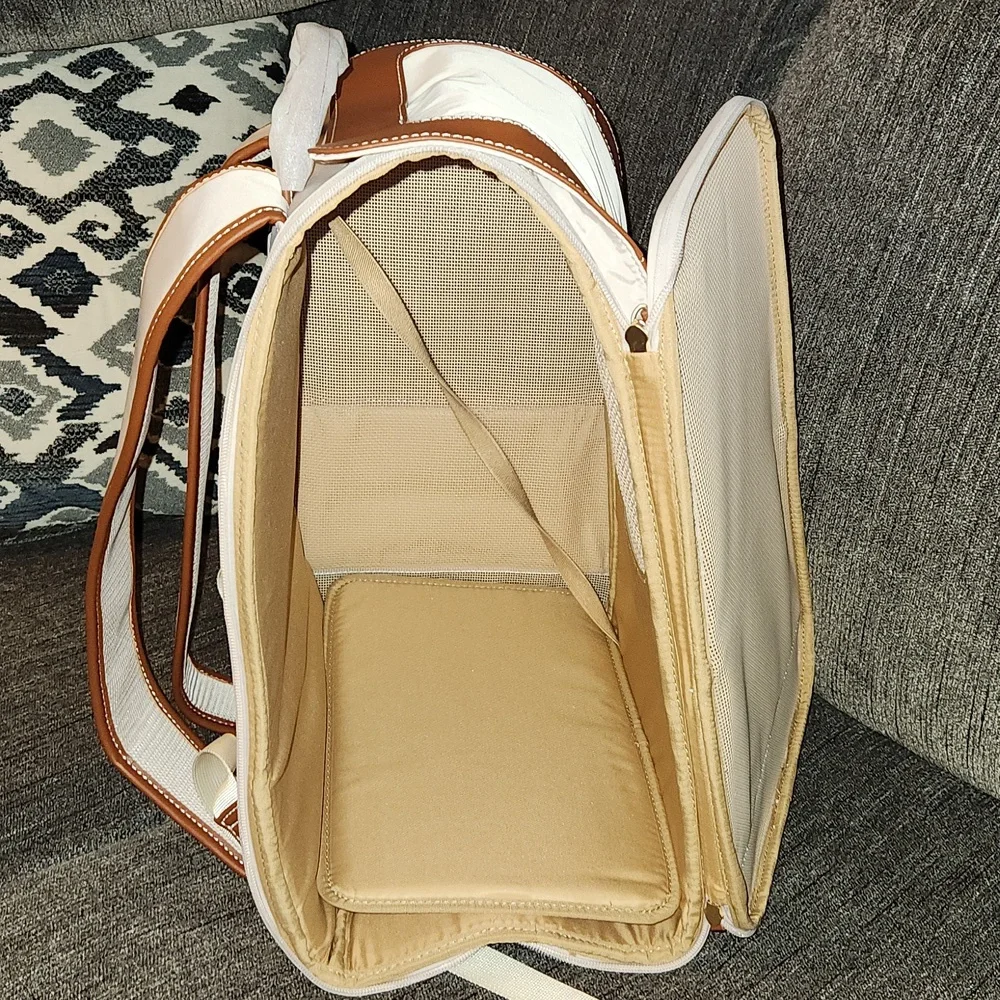 NEW, VERY NICE, NEVER USED VOOCOO Small Pet Carrier Backpack...Cat, Dog, etc.